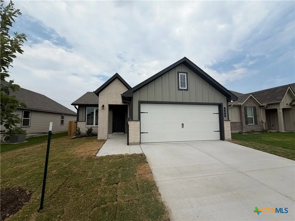 506 University Avenue, Troy, TX 76579 - #1