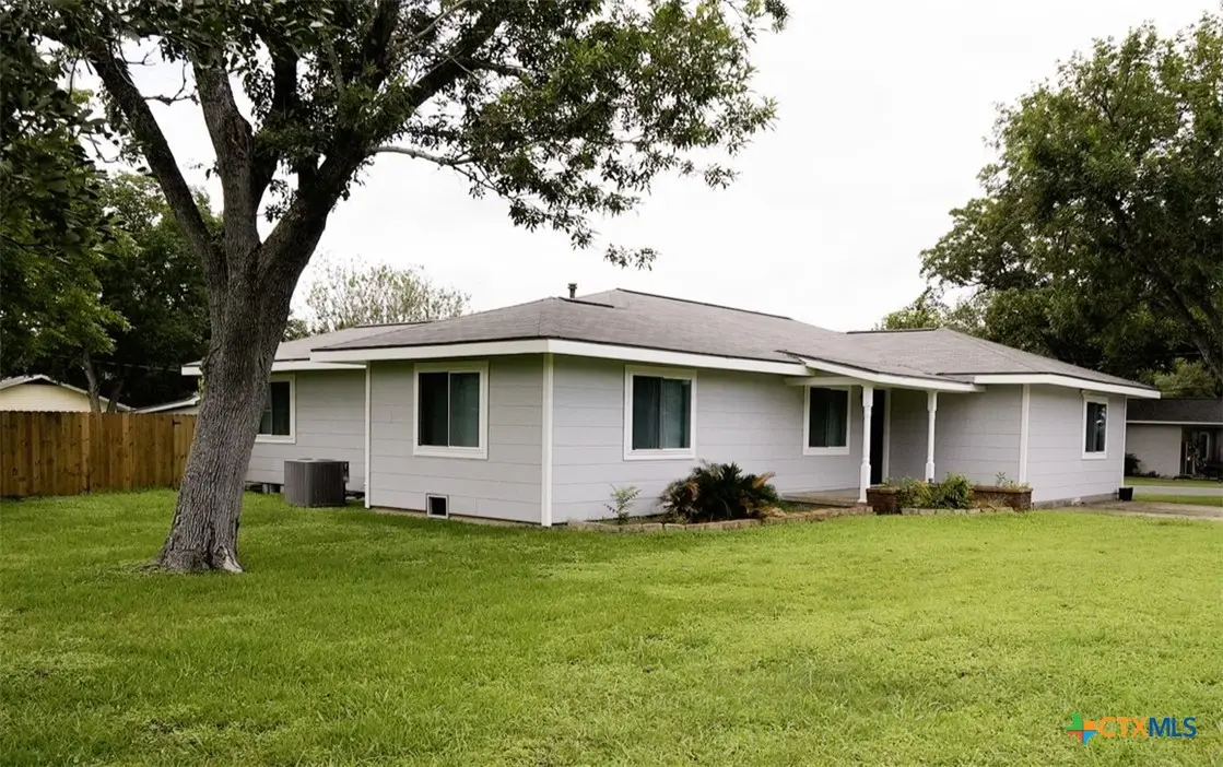 214 South Street, Schulenburg, TX 78956 - #1