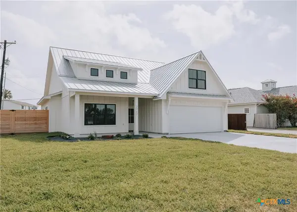 2717 Lakeview Drive, Rockport, TX 78382
