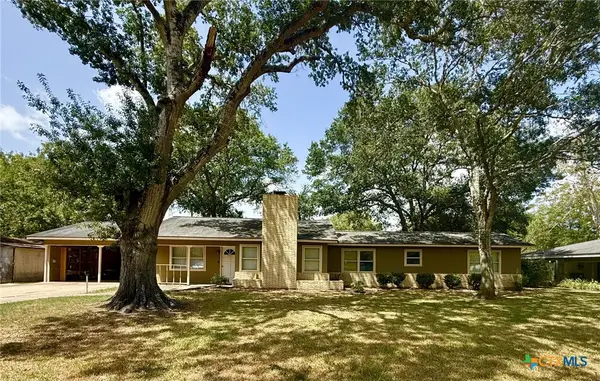 308 Louise Street, Edna, TX 77957