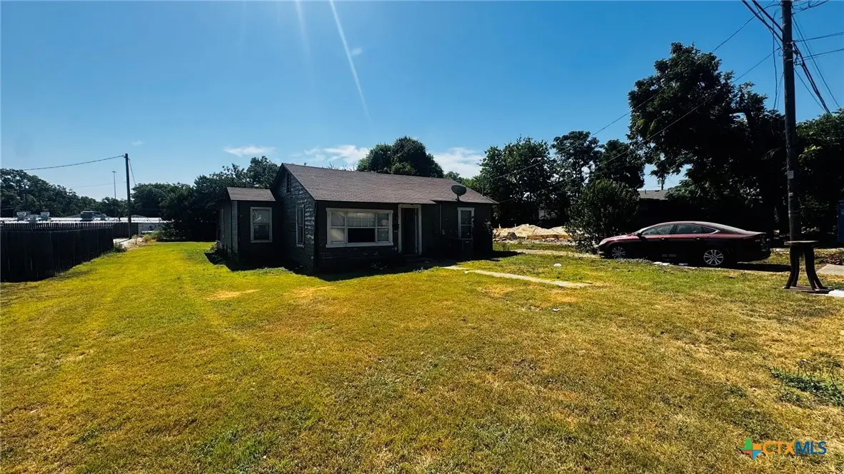 806 S Pearl Street, Belton, TX 76513 - #1