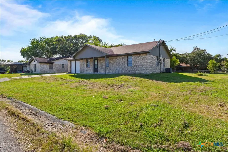 710 Courtney Street, Edna, TX 77957 - #3