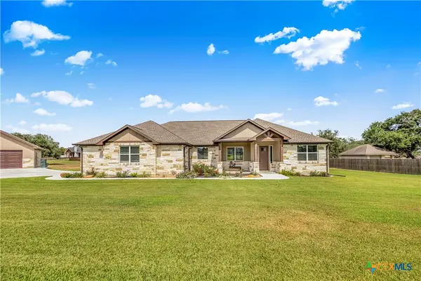 106 Laurel Oak Circle, Cuero, TX 77954