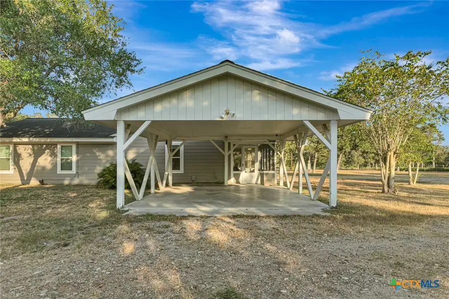 351 Sulphur Estates Rd, Victoria, TX 77905 - #3