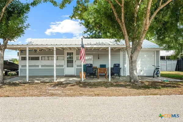190 La Lucia Street, Port Lavaca, TX 77979