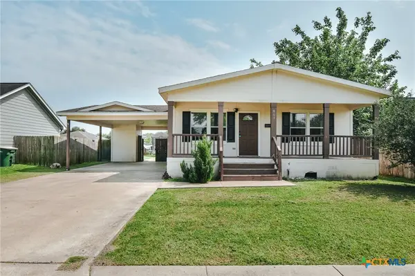 807 E Mesquite Lane, Victoria, TX 77901