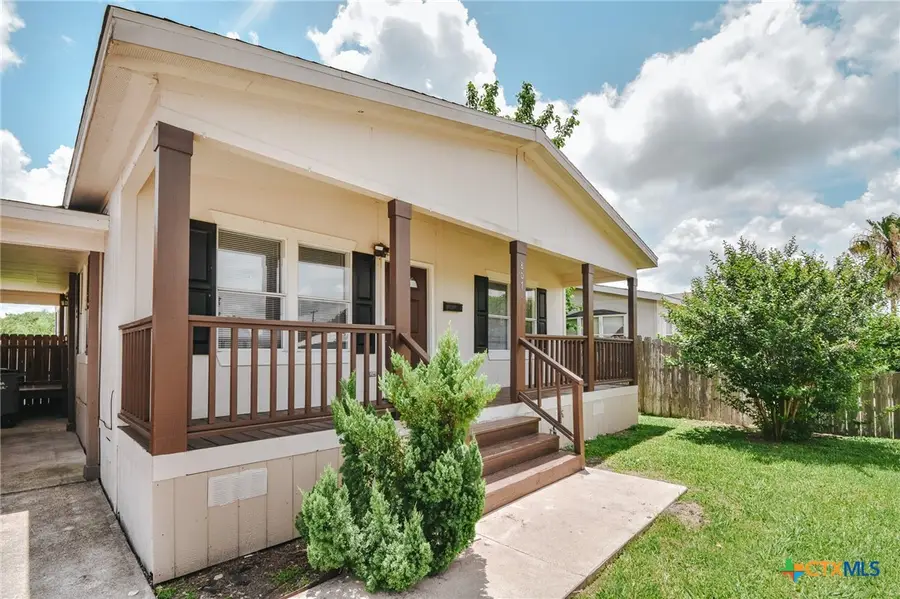 807 E Mesquite Lane, Victoria, TX 77901 - #3