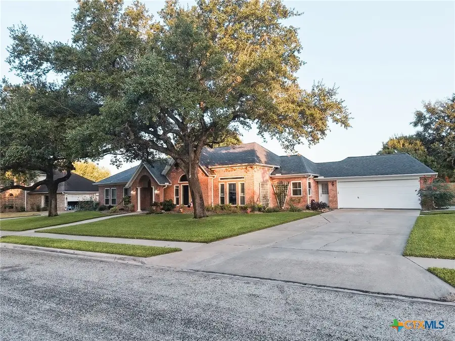 303 Woodlands Lane, Victoria, TX 77904 - #2