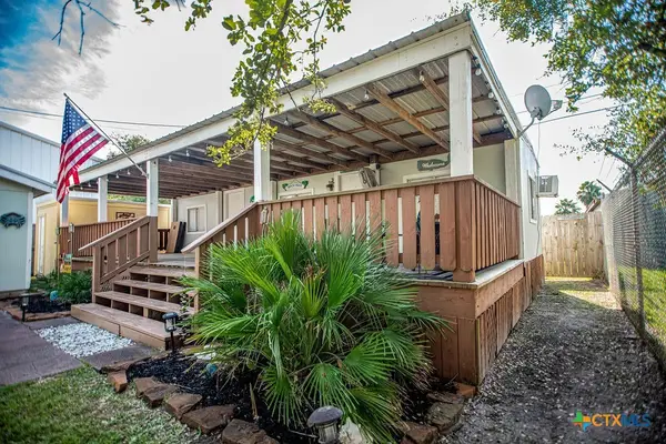 1207 W Madison Avenue, Port O'Connor, TX 77982