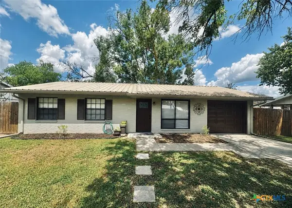 308 W Clayton, Cuero, TX 77954