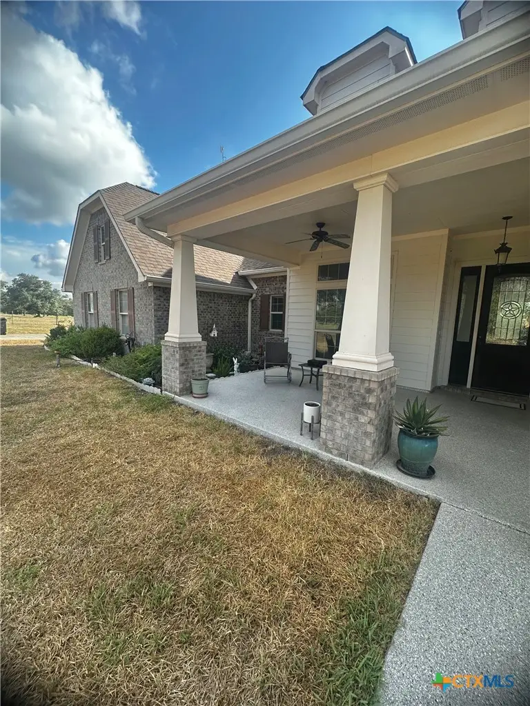 1684 Zengerle Rd, Cuero, TX 77954 - #2