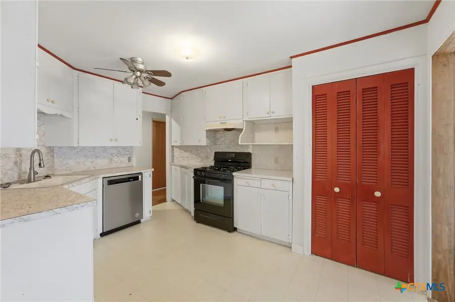 520 Seydler Street, Gonzales, TX 78629 - #3