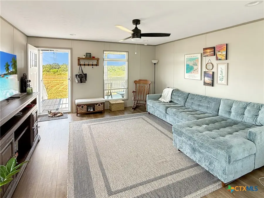 2381 W Us Highway 90, Flatonia, TX 78941 - #3