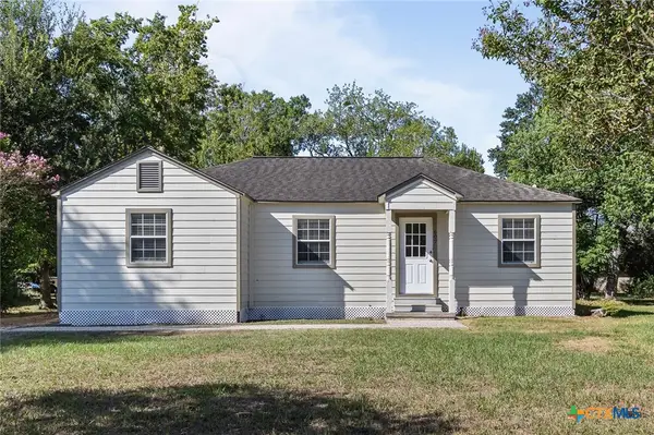 607 Hanover Street, Edna, TX 77957