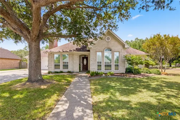 101 Willowbend Drive, Port Lavaca, TX 77979