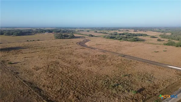 000 Seiler Rd, Goliad, TX 77963