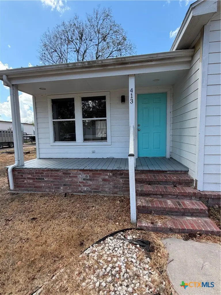 413 W Hamilton, Cuero, TX 77954 - #2