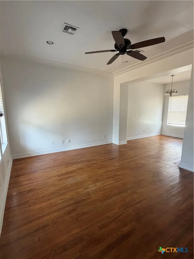 413 W Hamilton, Cuero, TX 77954 - #3