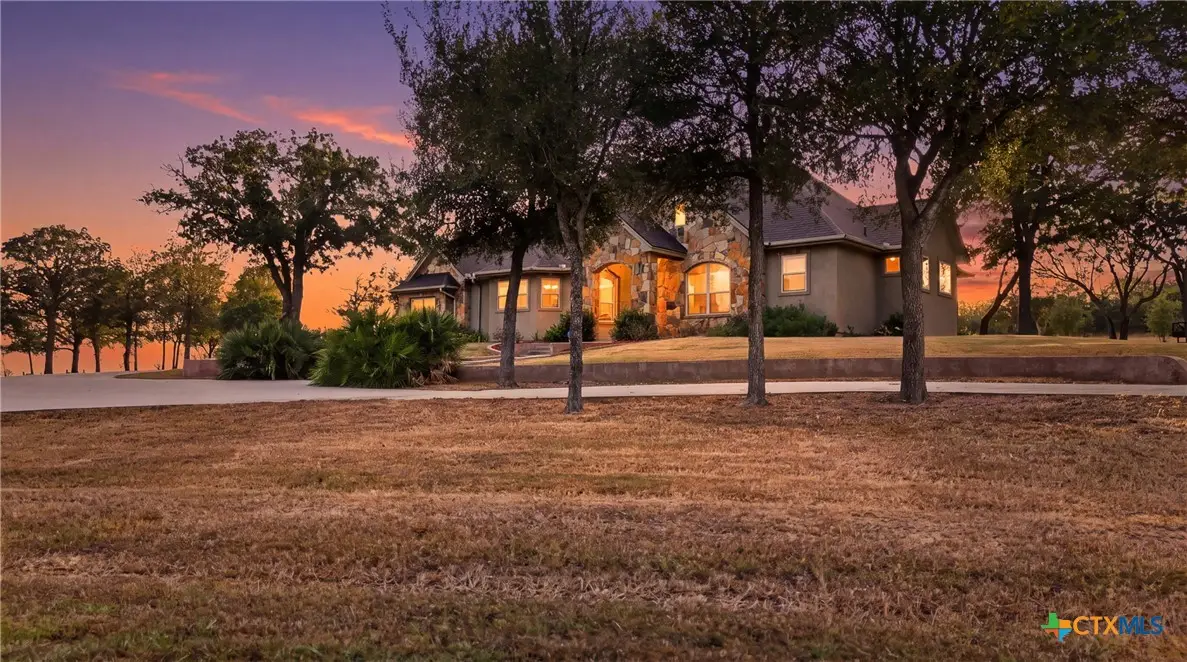 432 Creekwood Drive, Gonzales, TX 78629 - #1