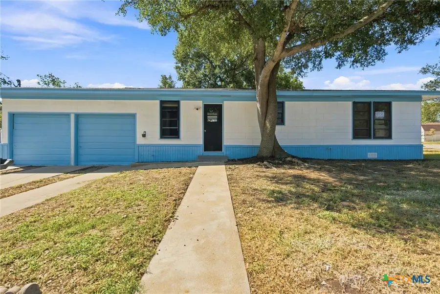 312 S Wilson Avenue, Giddings, TX 78942 - #2