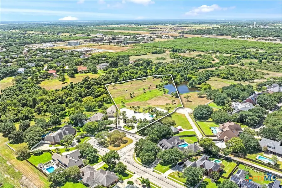 810 Champions Row, Victoria, TX 77904 - #3
