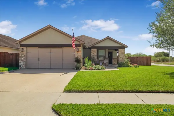 101 Gabbiano Court, Victoria, TX 77904