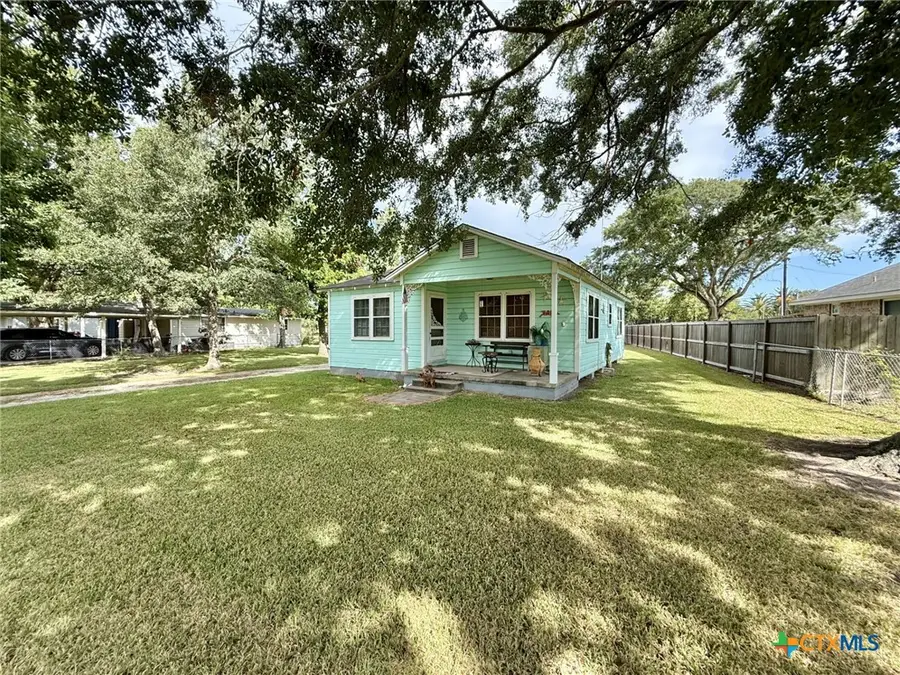 406 E Tres Palacios Avenue, Palacios, TX 77465 - #2