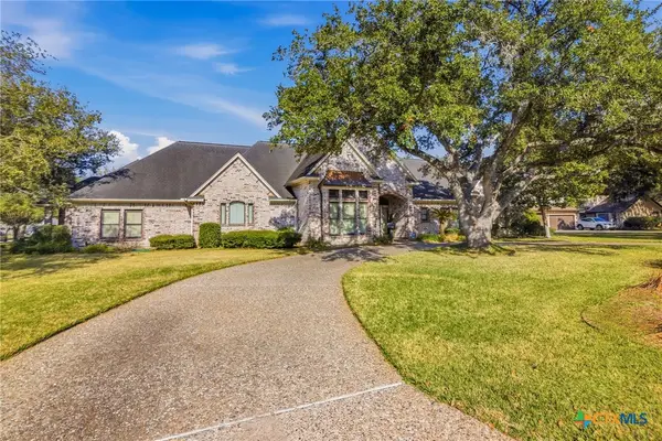 115 Alameda Circle, Victoria, TX 77904