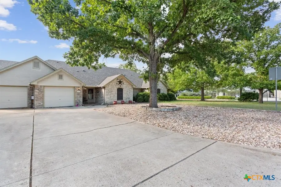 1006 W North Avenue, Lampasas, TX 76550 - #2