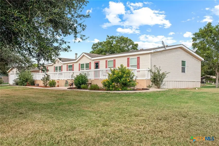 250 E 3rd Street, Bloomington, TX 77951 - #2