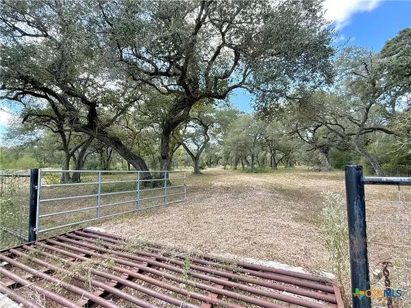 4668 Old Hwy Rd, Inez, TX 77968