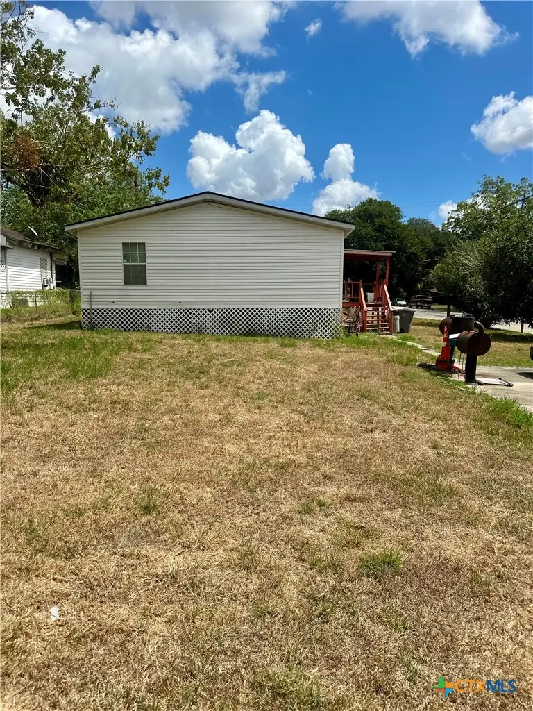608 E 2nd Street, Victoria, TX 77901 - #3