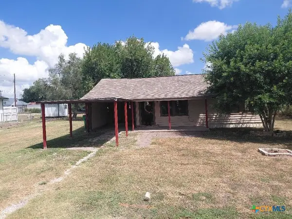 107 E Saint Mary Street, Runge, TX 78151