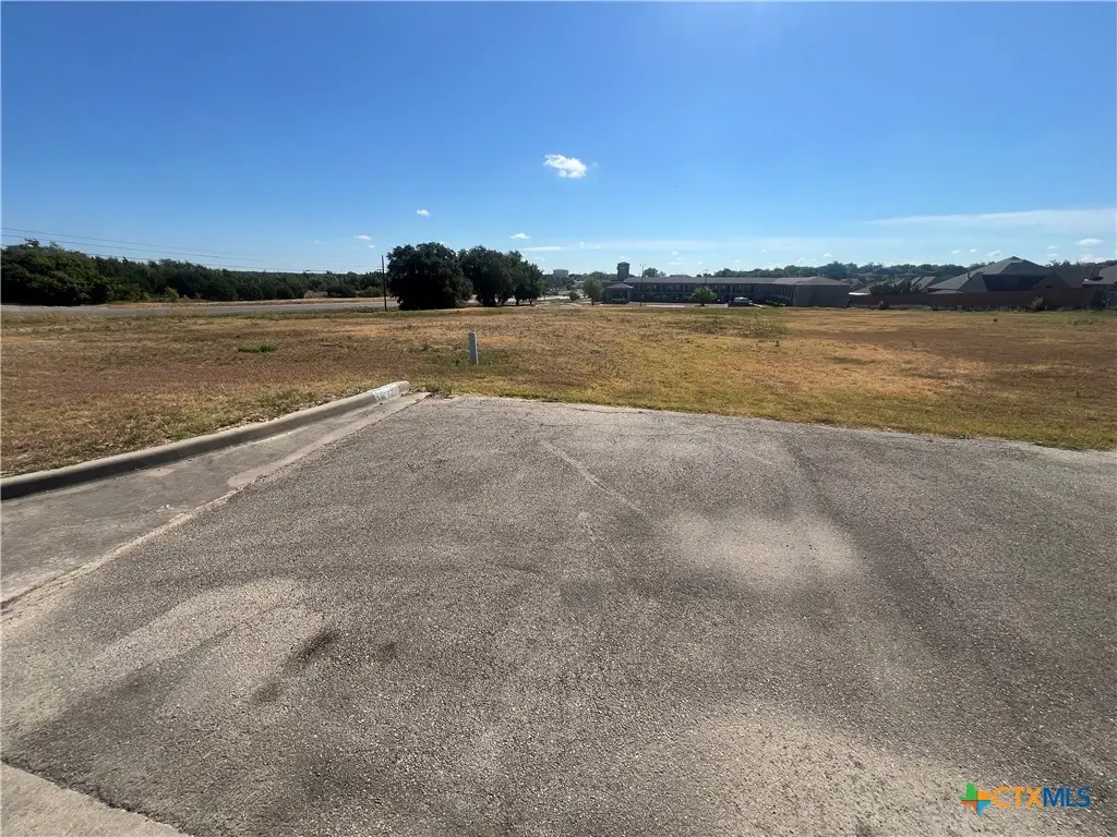 6004 E Veterans Memorial Boulevard, Killeen, TX 76543 - #1