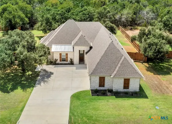 11175 Golden Eagle Avenue, Salado, TX 76571