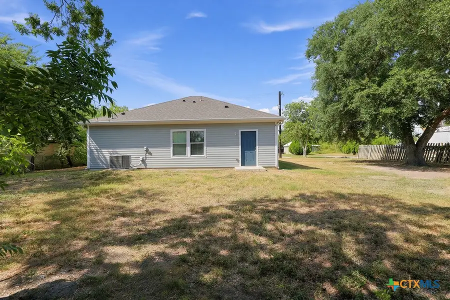 820 S Benavides Street, Port Lavaca, TX 77979 - #3
