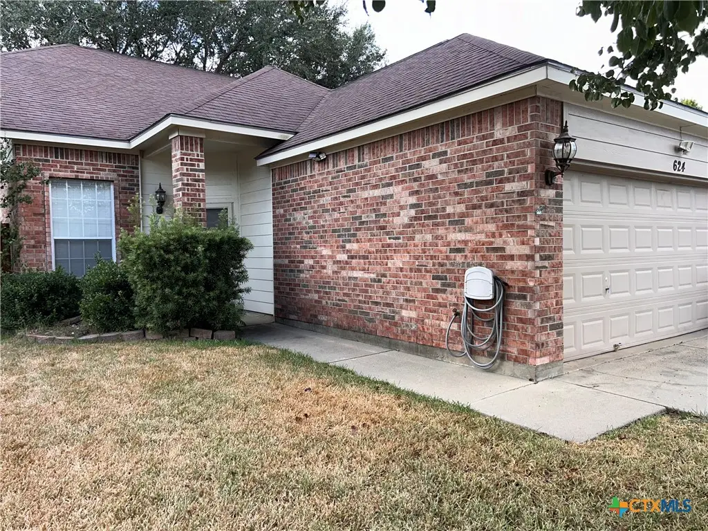 624 Pennsylvania Avenue, Victoria, TX 77904 - #1