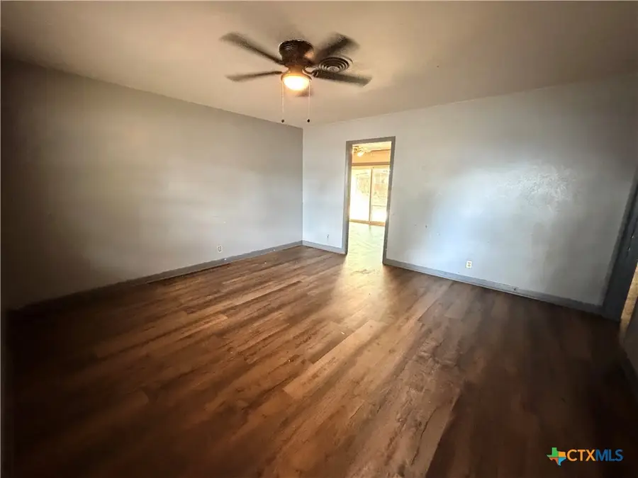 18 E Victory Avenue, Temple, TX 76501 - #2