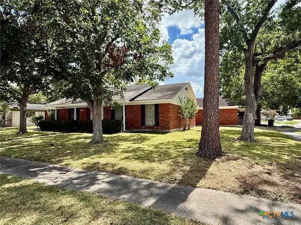101 Longfellow Lane, Victoria, TX 77904