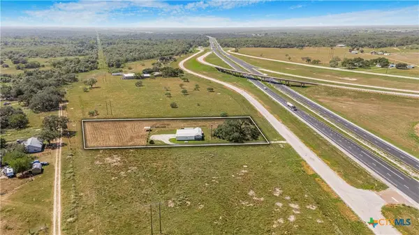 240 E Frontage Road, Victoria, TX 77905