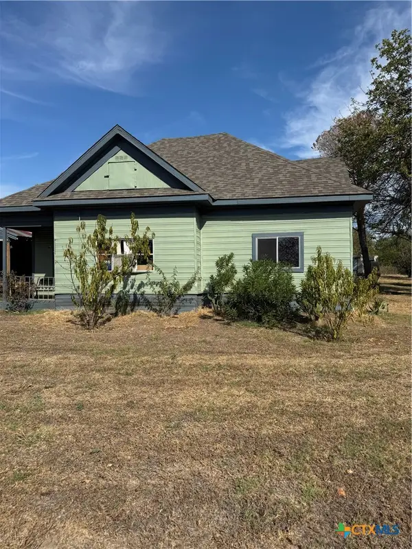 102 N 6th St W, Dawson, TX 76639