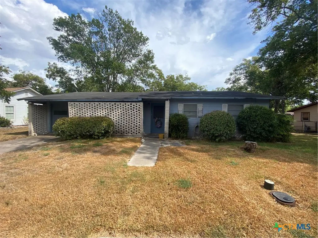 410 W 14th Street, Shiner, TX 77984 - #1