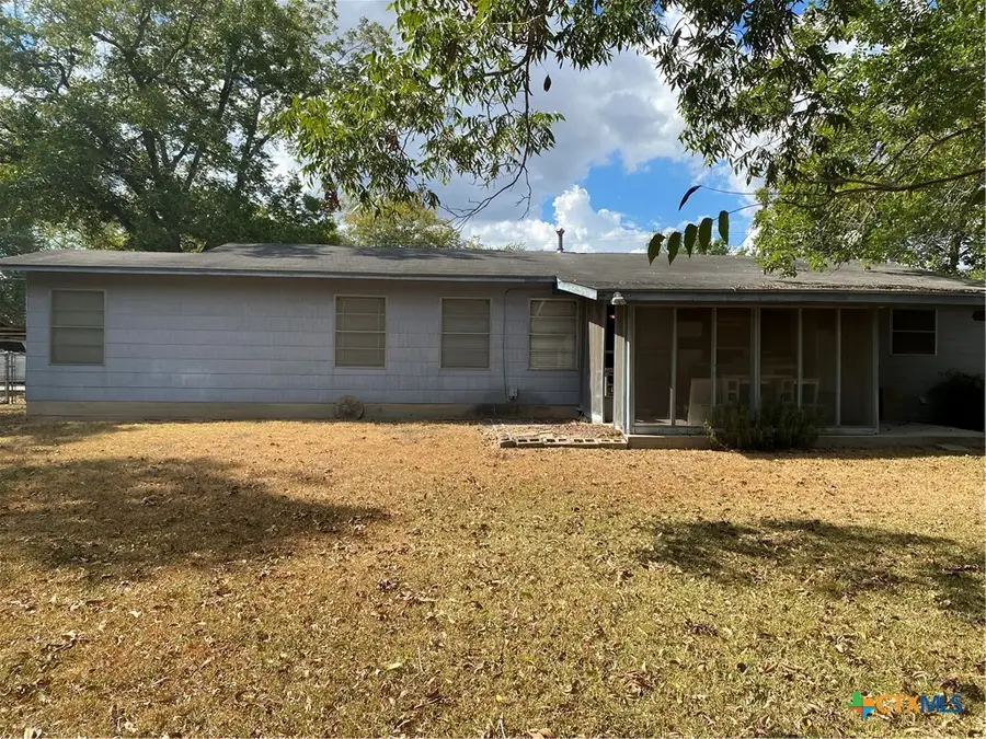 410 W 14th Street, Shiner, TX 77984 - #3