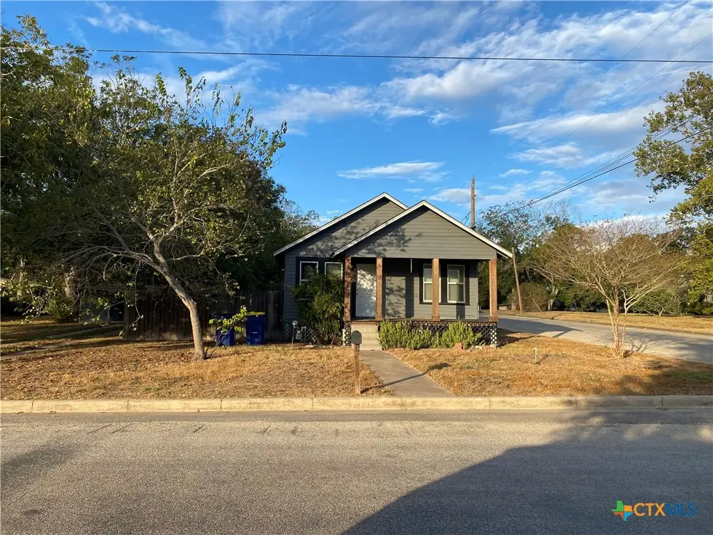 303 Avenue I, Shiner, TX 77984 - #1