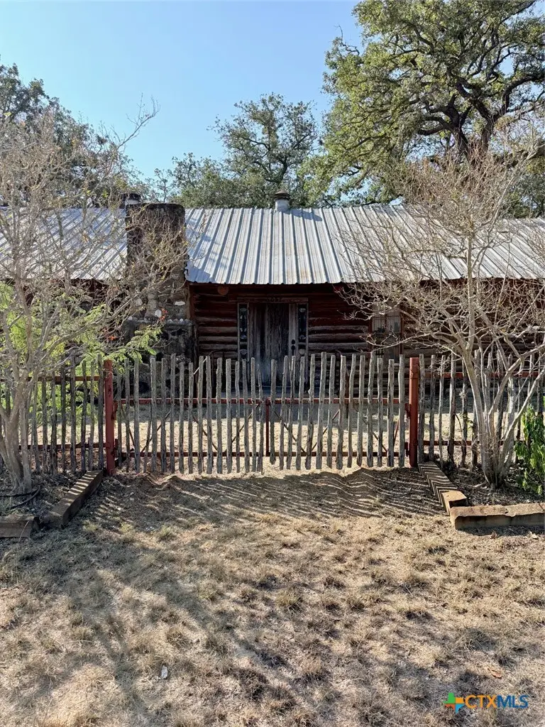 16057 E Highway 90, Kingsbury, TX 78638 - #1