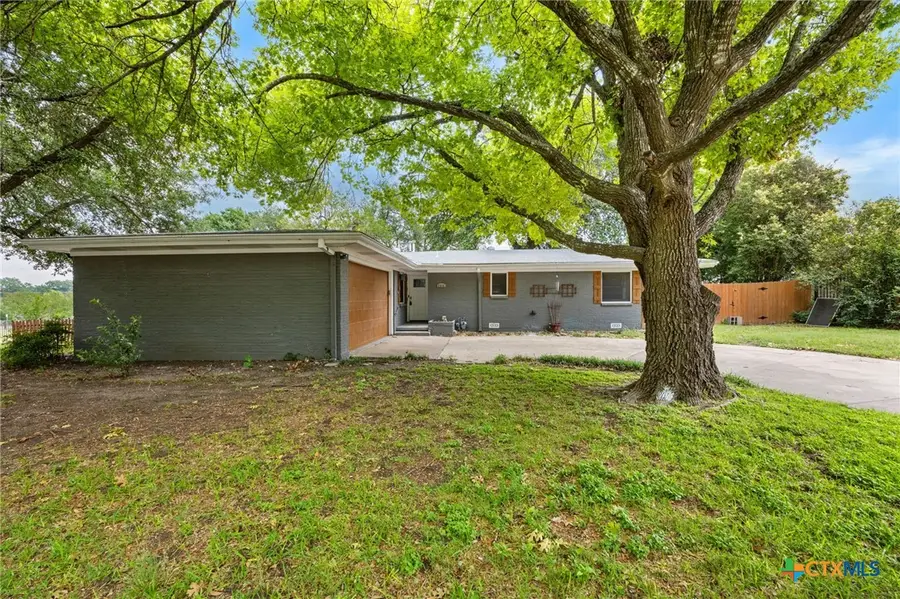 2215 N 9th Street, Temple, TX 76501 - #2