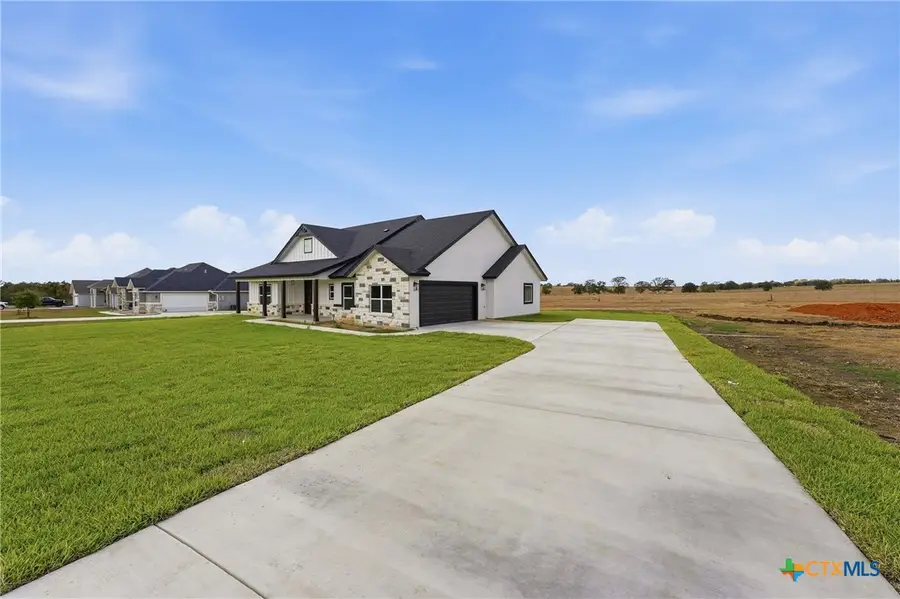 152 Creekwood Drive, Gonzales, TX 78629 - #3