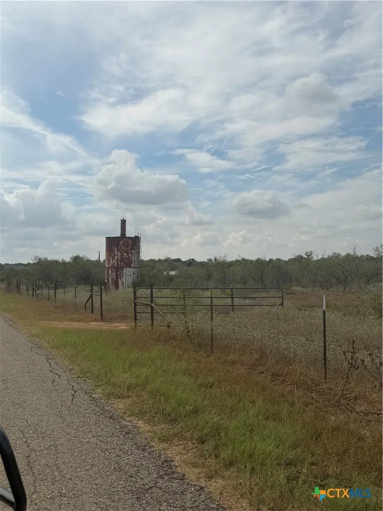 3841 County Road 427, Stockdale, TX 78160 - #3
