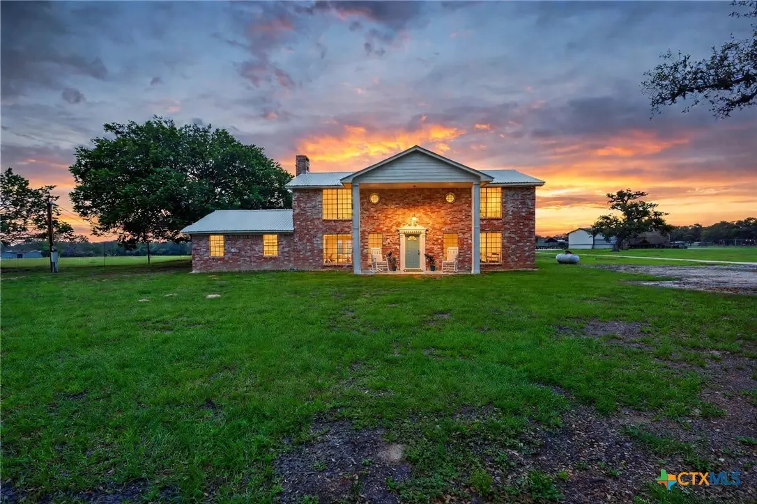 6072 County Road 122, Hallettsville, TX 77964 - #1