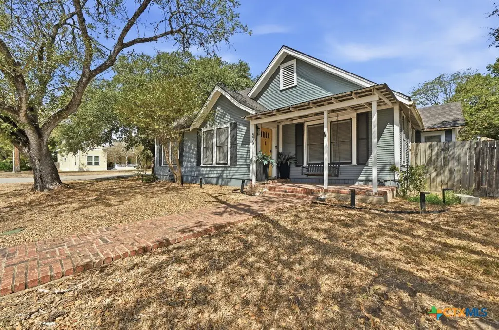 505 E Houston Street, Luling, TX 78648 - #1